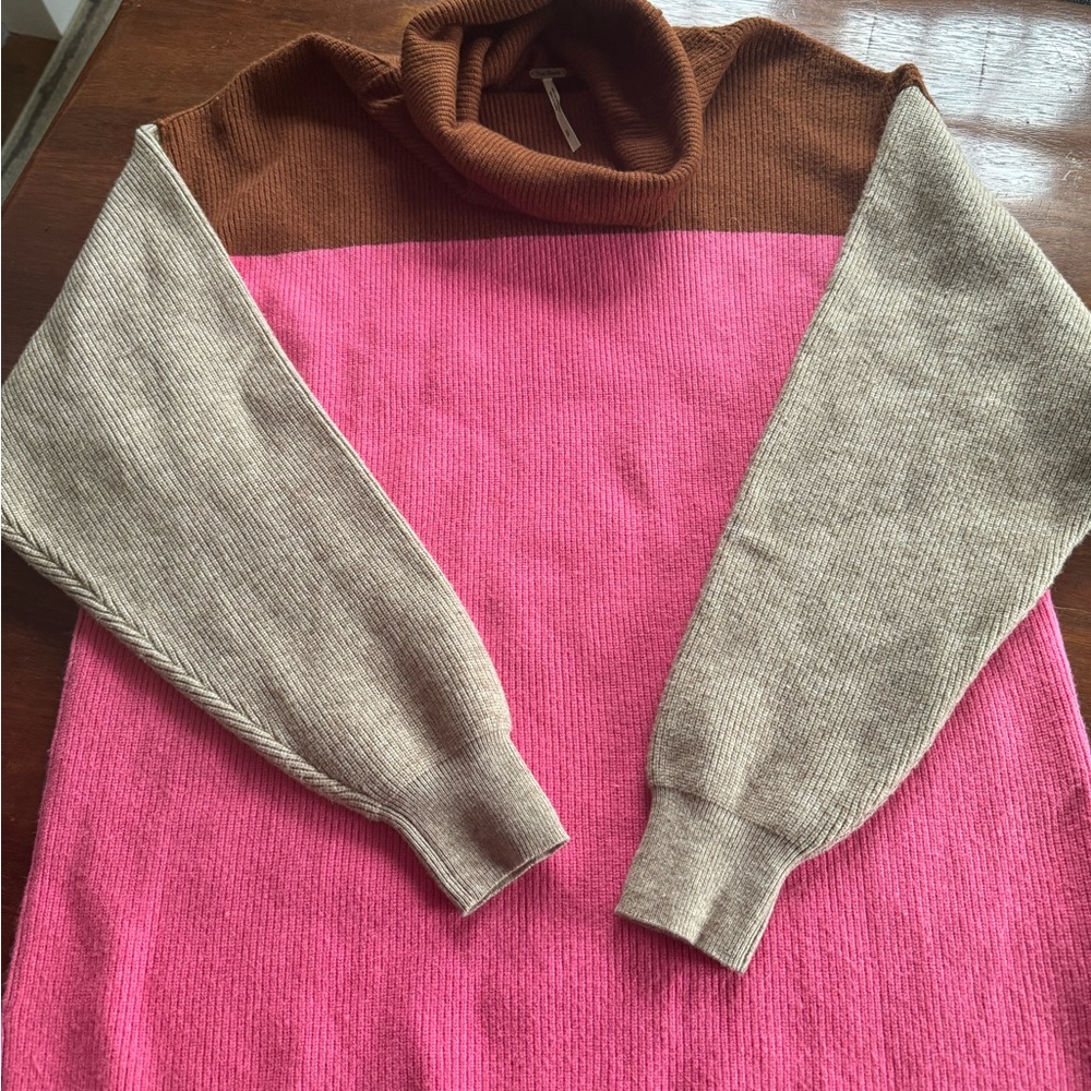 Free People : pink and brown over sized sweater : Small - Picture 3 of 6